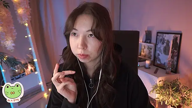 Snapshot of Sarah_Son chatting on 17, 3, 2025 Sarah Son online show from 17, 3, 2025