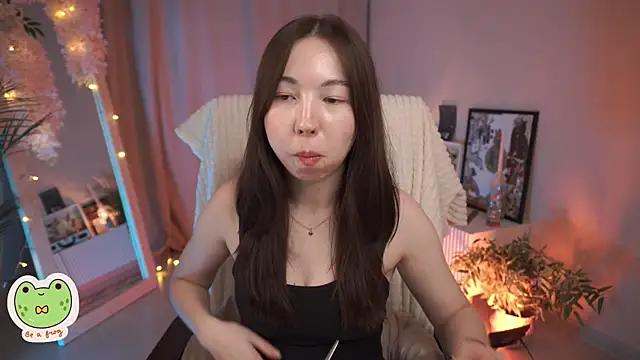 Snapshot of Sarah_Son chatting on 18, 3, 2025 Sarah Son online show from 18, 3, 2025