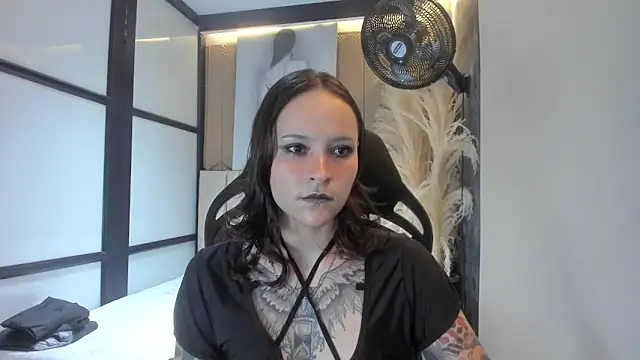 AnnyThompson  online show from 23, 3, 2026