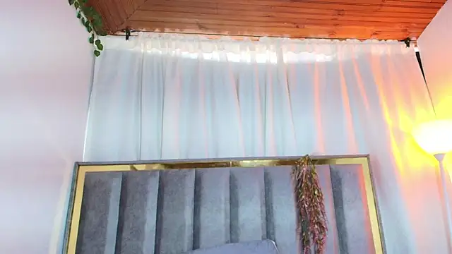 Zoe Curvy online show from 16, 2, 2026