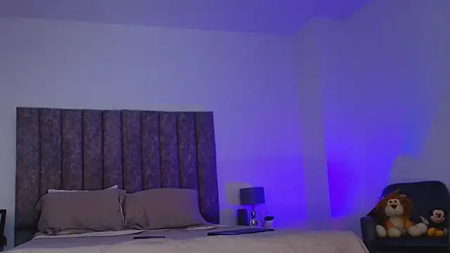 milaivanova online show from 19, 9, 2025