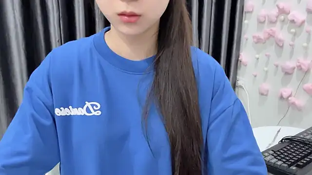 Snapshot of KaleAnisa chatting on 17, 7, 2026 KaleAnisa online show from 17, 7, 2026