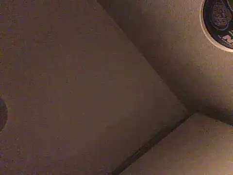 Kiss me2507 online show from 3, 1, 2025