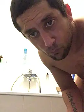 Kiss me2507 online show from 14, 2, 2025