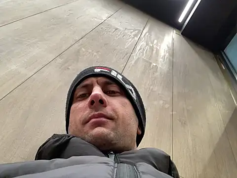 Kiss me2507 online show from 18, 2, 2025