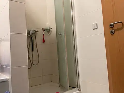 Kiss me2507 online show from 25, 2, 2025