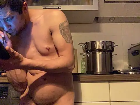 Kiss me2507 online show from 26, 2, 2025