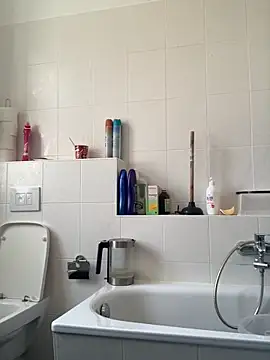 Kiss me2507 online show from 10, 3, 2025