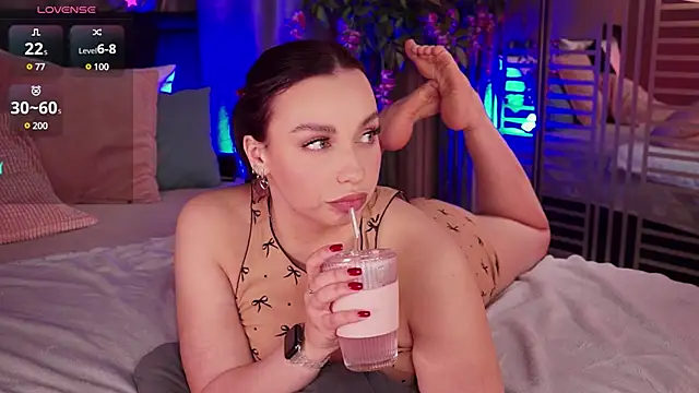 Snapshot of LunaNight chatting on 13, 1, 2025 LunaNight online show from 13, 1, 2025