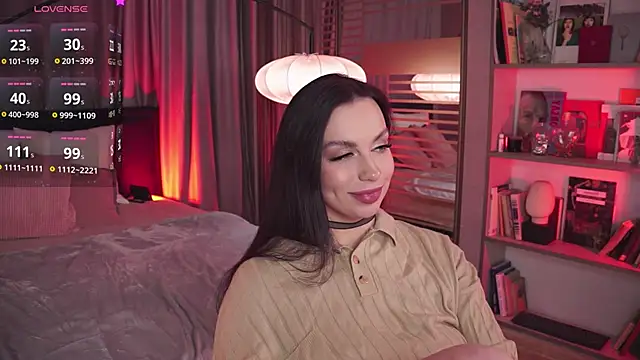 Snapshot of LunaNight chatting on 18, 1, 2025 LunaNight online show from 18, 1, 2025