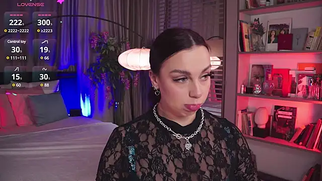 Snapshot of LunaNight chatting on 19, 1, 2025 LunaNight online show from 19, 1, 2025