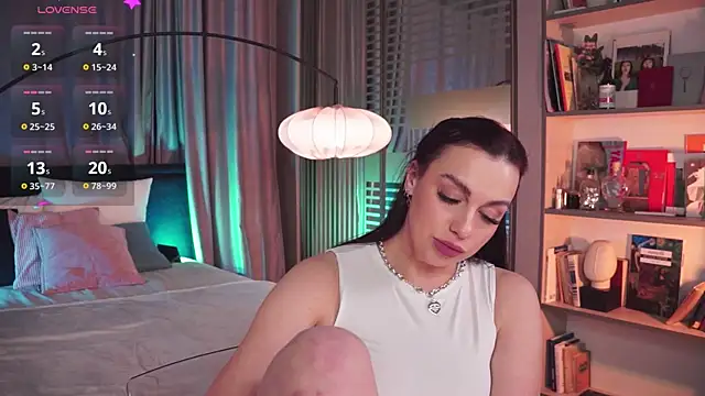 Snapshot of LunaNight chatting on 26, 1, 2025 LunaNight online show from 26, 1, 2025