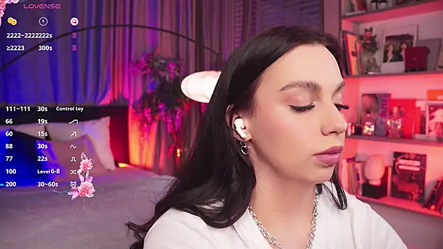 Snapshot of LunaNight chatting on 2, 2, 2025 LunaNight online show from 2, 2, 2025