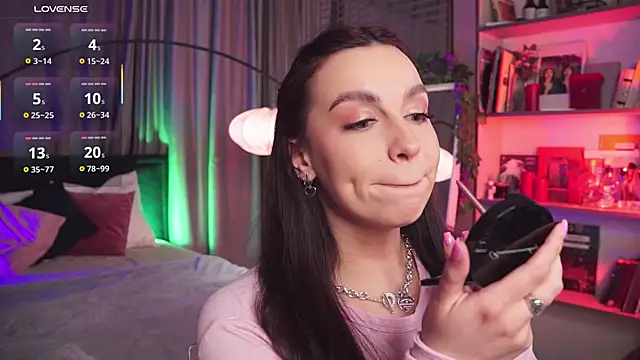 Snapshot of LunaNight chatting on 9, 2, 2025 LunaNight online show from 9, 2, 2025