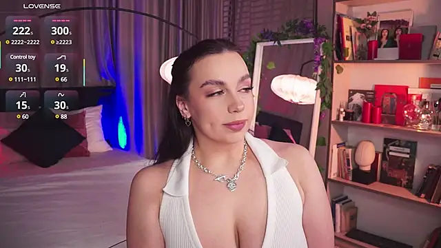 Snapshot of LunaNight chatting on 9, 2, 2025 LunaNight online show from 9, 2, 2025