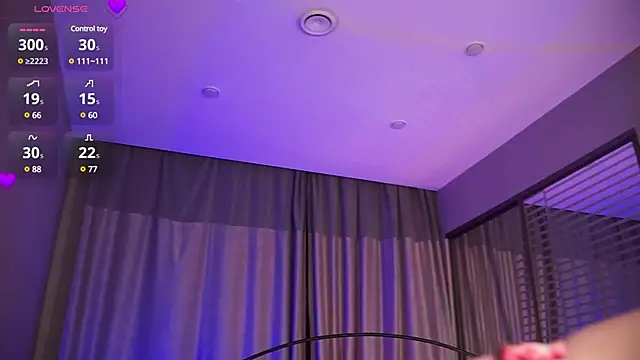 Snapshot of LunaNight chatting on 11, 3, 2025 LunaNight online show from 11, 3, 2025