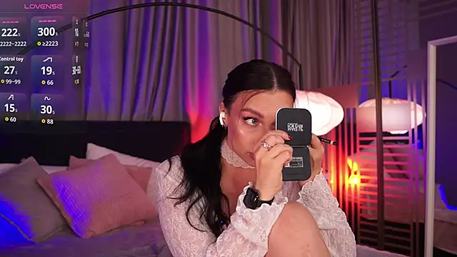 Snapshot of LunaNight chatting on 23, 9, 2025 LunaNight online show from 23, 9, 2025