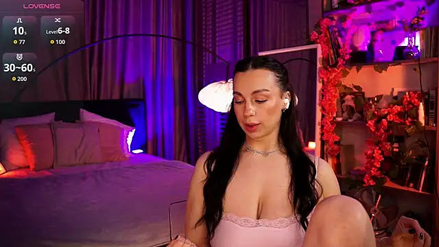 Snapshot of LunaNight chatting on 5, 10, 2025 LunaNight online show from 5, 10, 2025