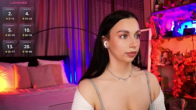 Snapshot of LunaNight chatting on 7, 10, 2025 LunaNight online show from 7, 10, 2025