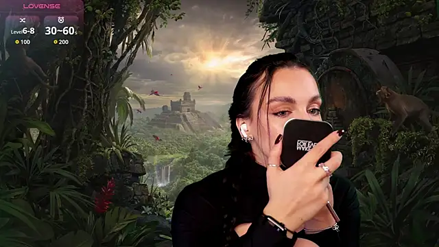 Snapshot of LunaNight chatting on 27, 10, 2025 LunaNight online show from 27, 10, 2025