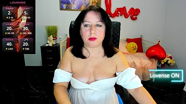 Julia Dean online show from 13, 2, 2025