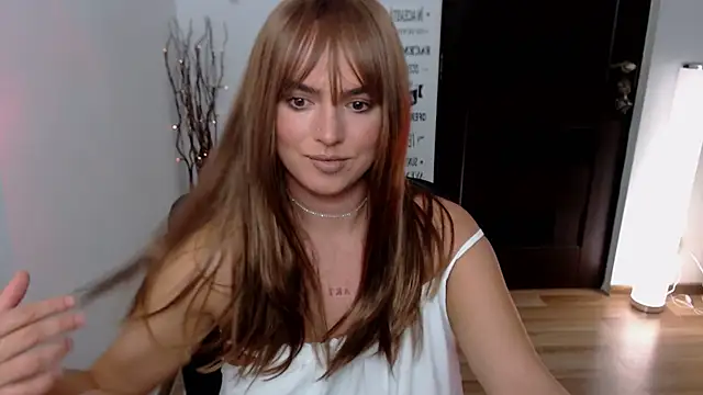 Snapshot of ChloeJewel1 chatting on 25, 11, 2025 ChloeJewel1 online show from 25, 11, 2025