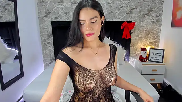 Snapshot of Maylin_Garcia chatting on 4, 12, 2024 Maylin Garcia online show from 4, 12, 2024