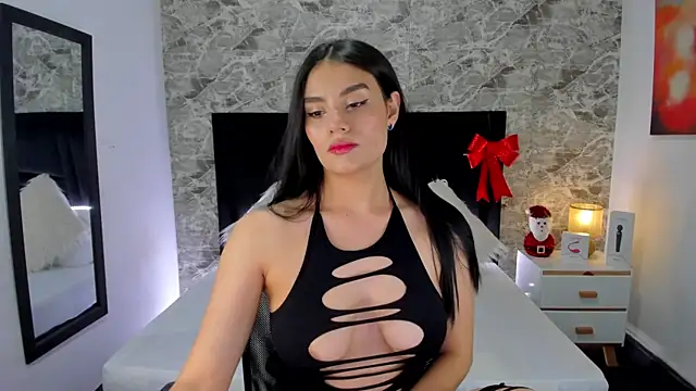 Snapshot of Maylin_Garcia chatting on 12, 12, 2024 Maylin Garcia online show from 12, 12, 2024