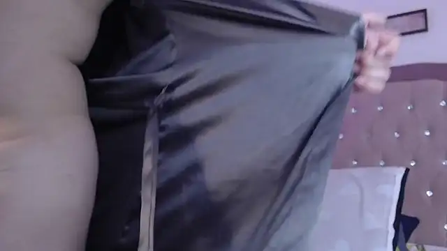 AnnadirtyXo online show from 1, 2, 2025