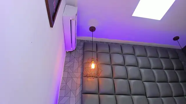 megan woll online show from 18, 1, 2026