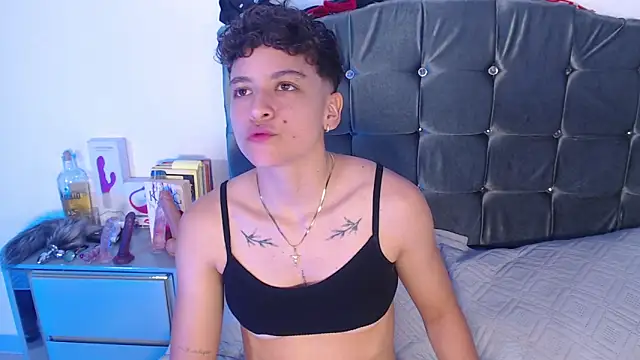 Antonella Cruz02 online show from 24, 5, 2026