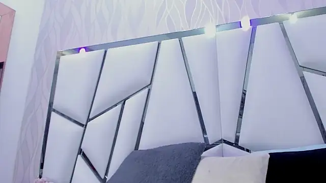  aurora18  online show from 1, 2, 2025