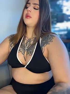 ValerieHilton online show from 25, 10, 2025