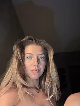 Snapshot of SonyaD_ chatting on 4, 3, 2025 SonyaD online show from 4, 3, 2025