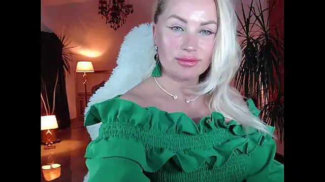 Snapshot of eyesangel22 chatting on 4, 12, 2024 eyesangel22 online show from 4, 12, 2024