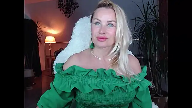Snapshot of eyesangel22 chatting on 4, 12, 2024 eyesangel22 online show from 4, 12, 2024