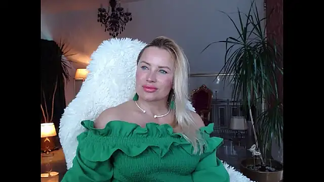 Snapshot of eyesangel22 chatting on 7, 12, 2024 eyesangel22 online show from 7, 12, 2024