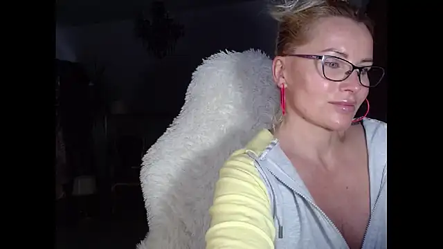 Snapshot of eyesangel22 chatting on 26, 1, 2025 eyesangel22 online show from 26, 1, 2025
