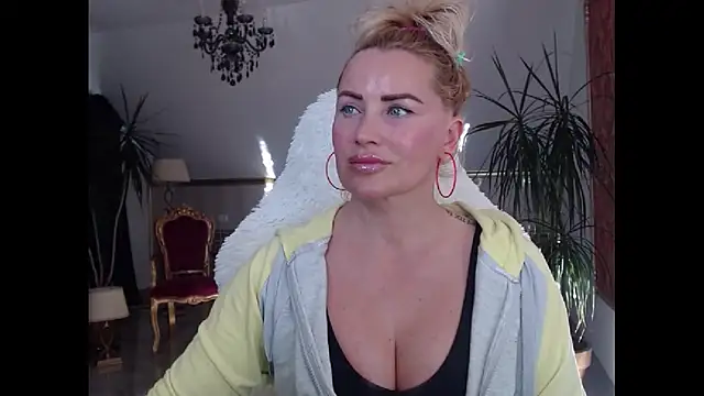 Snapshot of eyesangel22 chatting on 29, 1, 2025 eyesangel22 online show from 29, 1, 2025