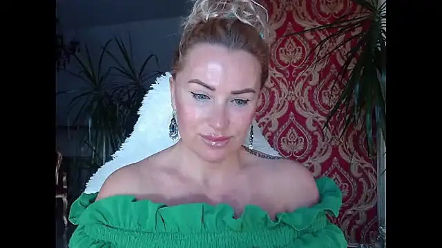 Snapshot of eyesangel22 chatting on 2, 2, 2025 eyesangel22 online show from 2, 2, 2025