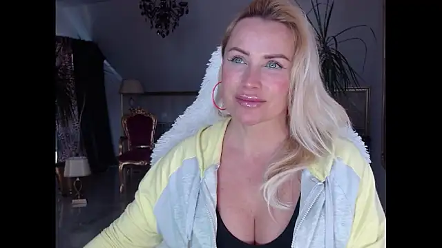 Snapshot of eyesangel22 chatting on 9, 2, 2025 eyesangel22 online show from 9, 2, 2025