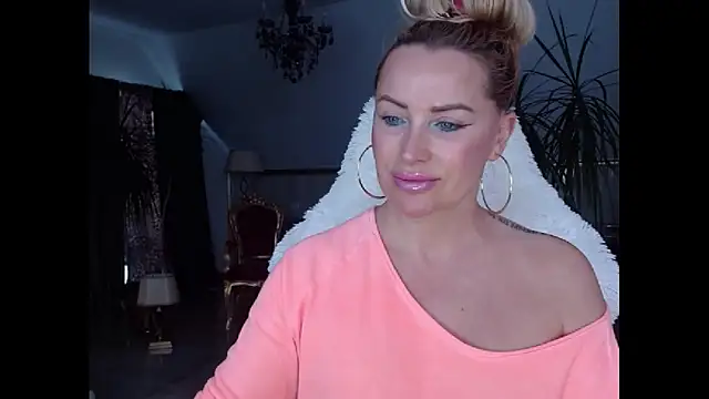 Snapshot of eyesangel22 chatting on 18, 2, 2025 eyesangel22 online show from 18, 2, 2025