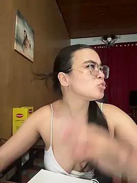 Snapshot of CamilaSofiia chatting on 7, 5, 2026 CamilaSofiia online show from 7, 5, 2026