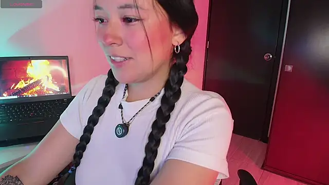 Snapshot of Lexie_Thompson10 chatting on 25, 6, 2026 Lexie Thompson10 online show from 25, 6, 2026