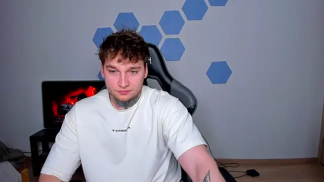 Chris Tyson online show from 6, 4, 2026