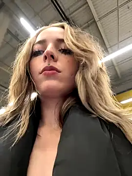 LoraaDoll online show from 5, 11, 2025