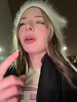 LoraaDoll online show from 17, 12, 2025