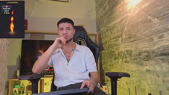Snapshot of EdwardRoss_ chatting on 12, 6, 2026 EdwardRoss online show from 12, 6, 2026