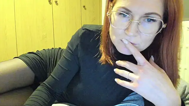 Sheandhim23 online show from 5, 1, 2025