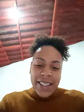 Julia Pretinha online show from 15, 6, 2026